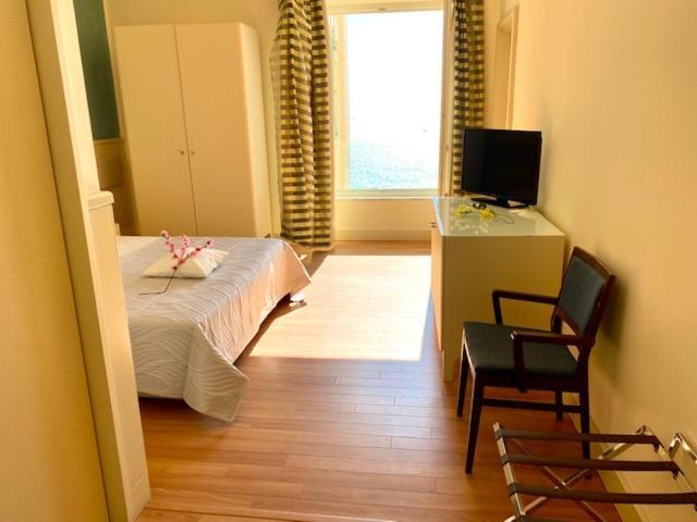 Hotel Del Golfo 菲纳莱利古雷 外观 照片