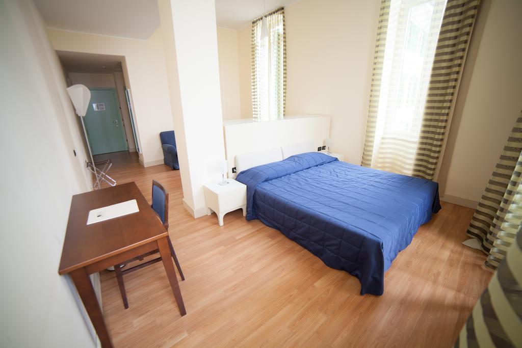 Hotel Del Golfo 菲纳莱利古雷 客房 照片