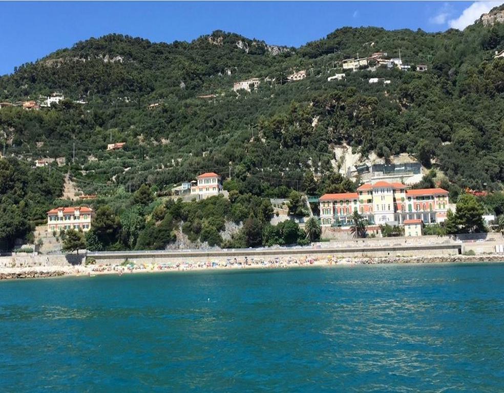 Hotel Del Golfo 菲纳莱利古雷 外观 照片