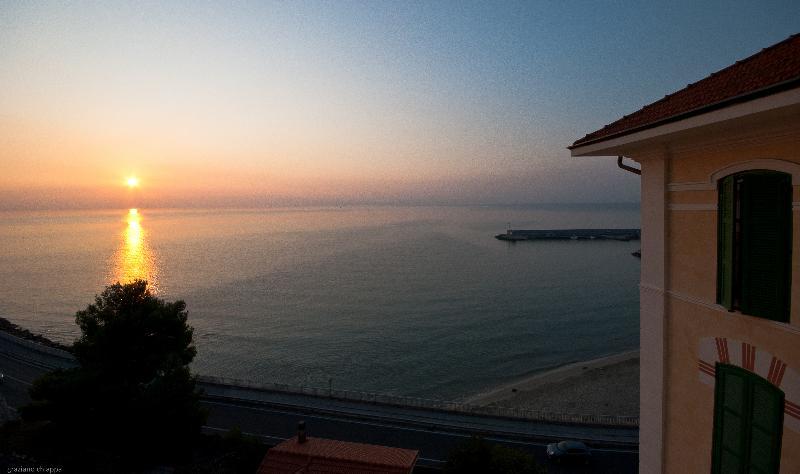 Hotel Del Golfo 菲纳莱利古雷 外观 照片